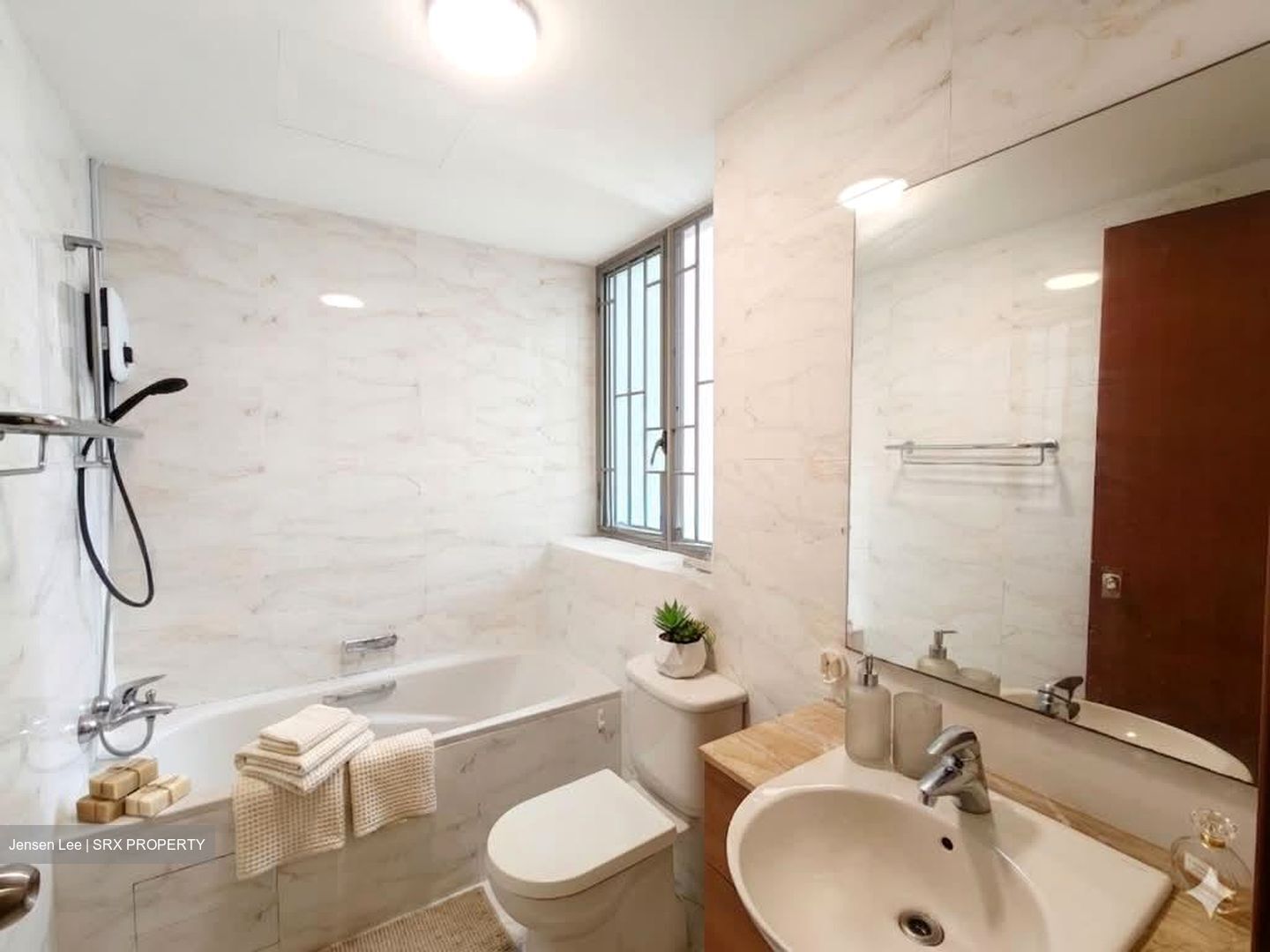 Whitewater (D18), Condominium #598595331